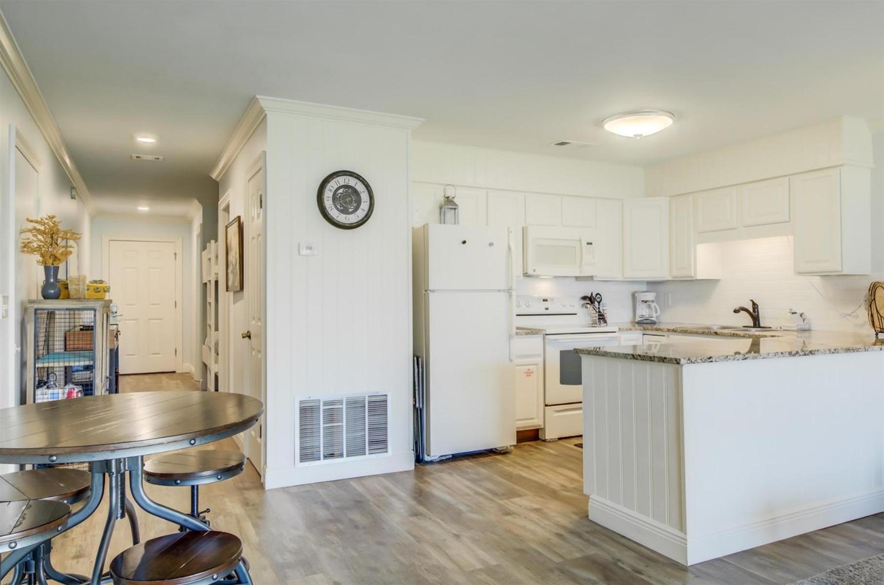 דסטין 10 A, One Bedroom Condo מראה חיצוני תמונה